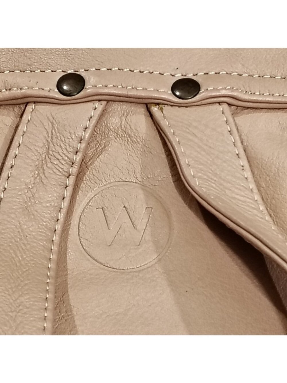Wanderers Travel Co The Bondi Backpack Full Grain Leather Blush Magnetic Closure - Picture 8 of 16